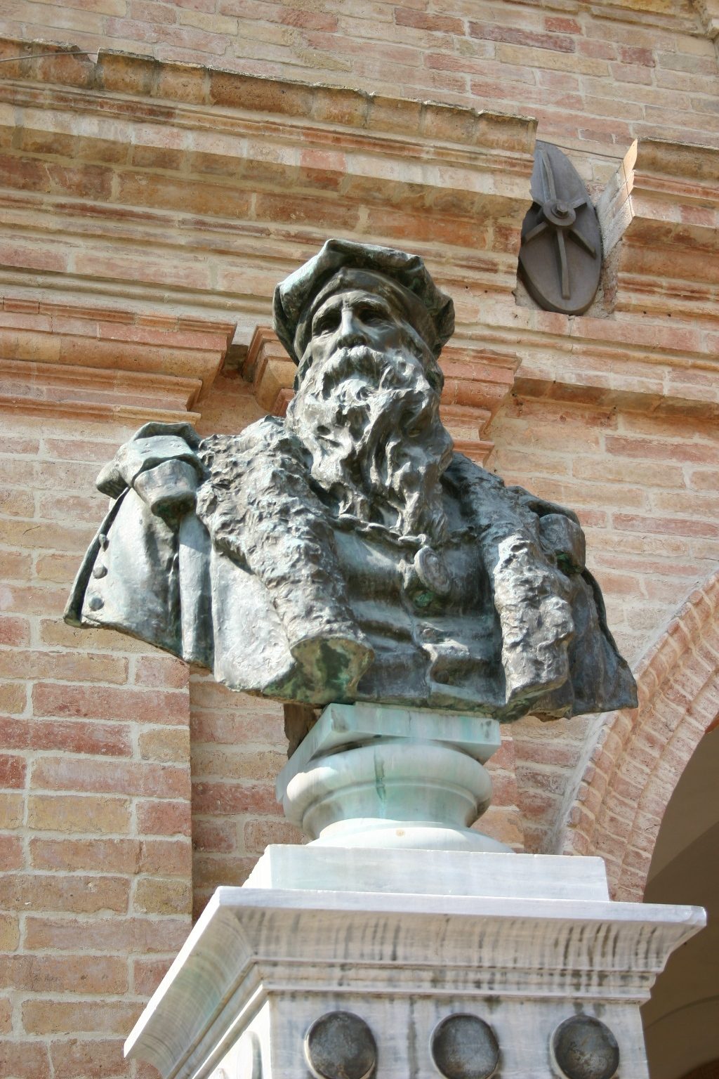 Bartolomeo Eustachi's monument, San Severino Marche, Italy - 03.JPG